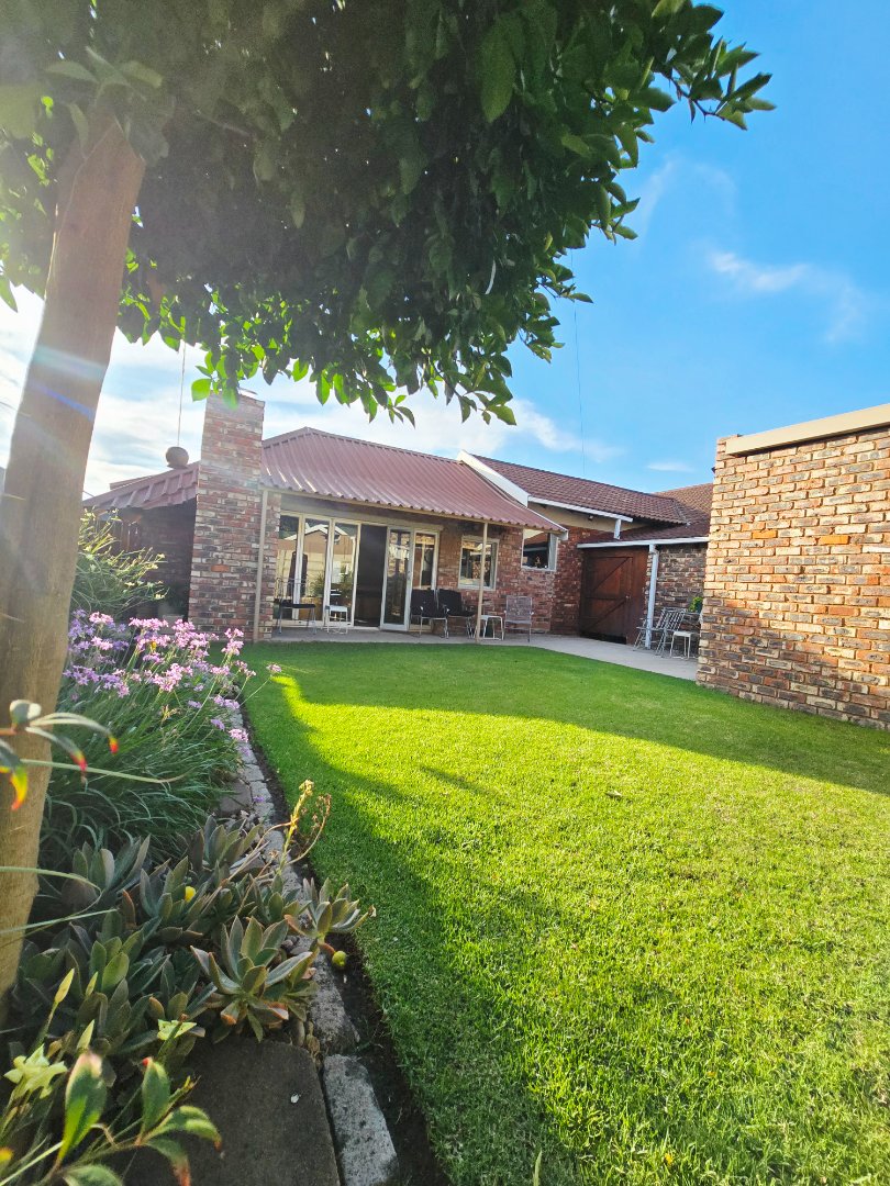  Bedroom Property for Sale in Flimieda North West